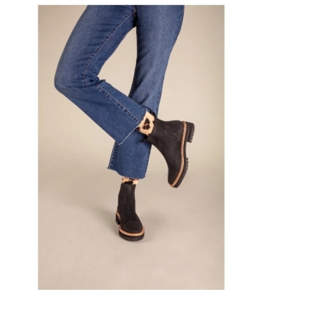 TOMS Dakota Water Resistant Black Leather Chelsea Boot - Picture 7 of 11